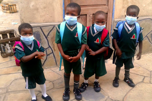 kinderen-na-lock-down-kenia-naar-school-januari-2021